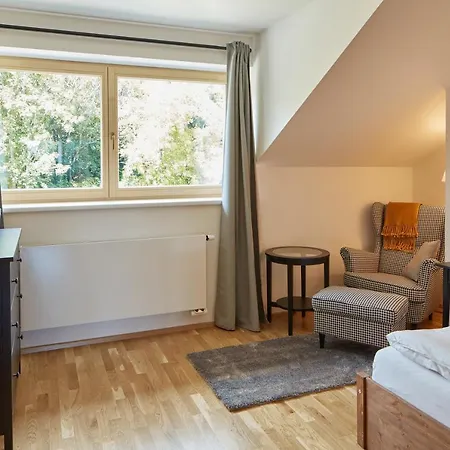 アパート Lucni Tymiana チェルニー・ドゥール